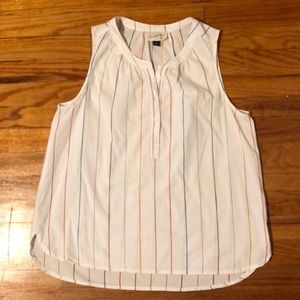 Universal thread sleeveless blouse